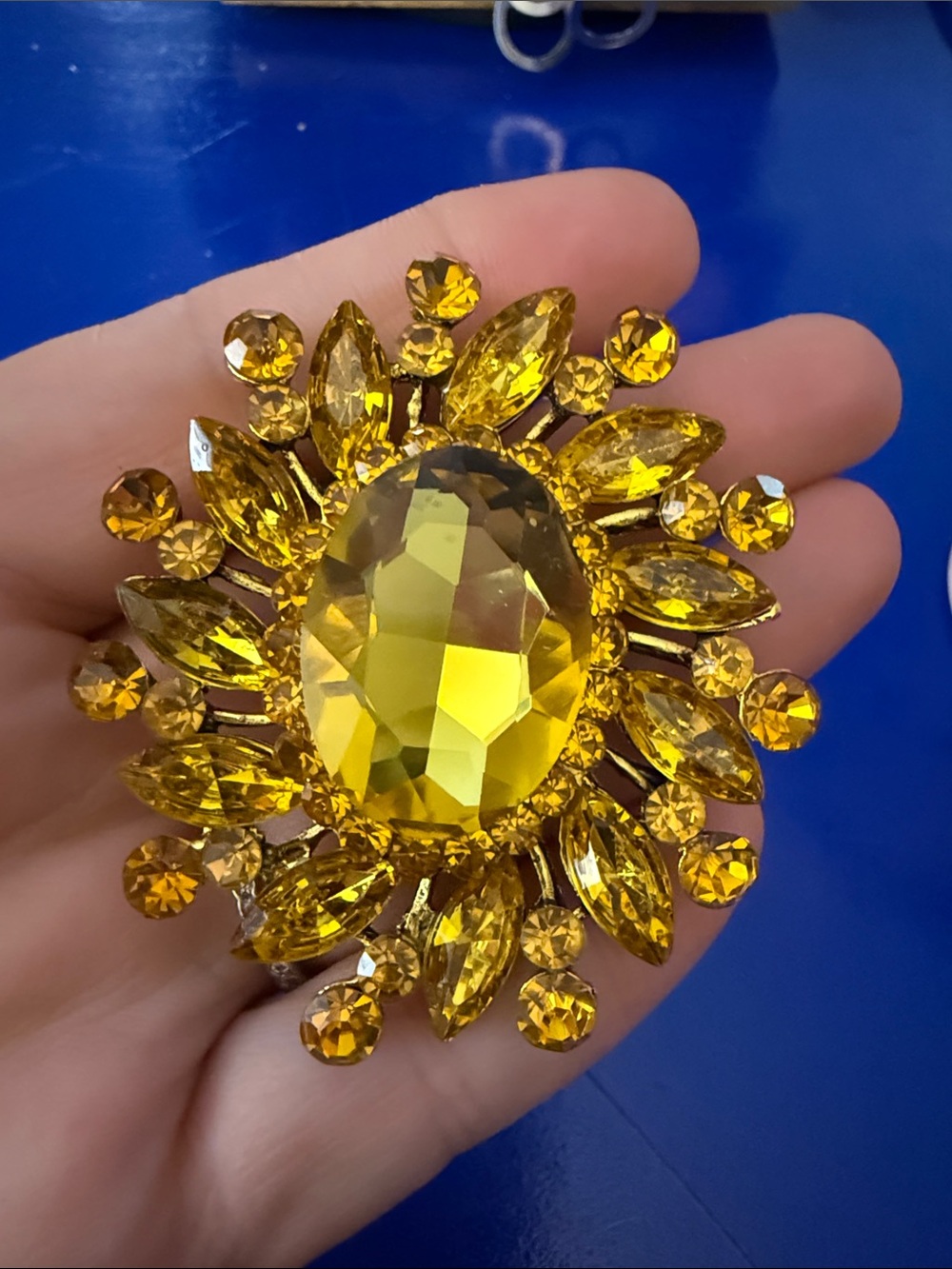 Gold-Tone Yellow Crystal Oval Burst Brooch/pendant